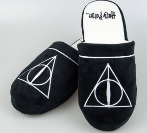 Harry_Potter_Deathly-Hallows_Slippers