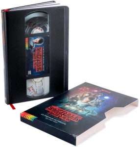 stranger_things_blocco_vhs_aperto